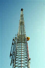 ladderm2w.jpg (68368 bytes)